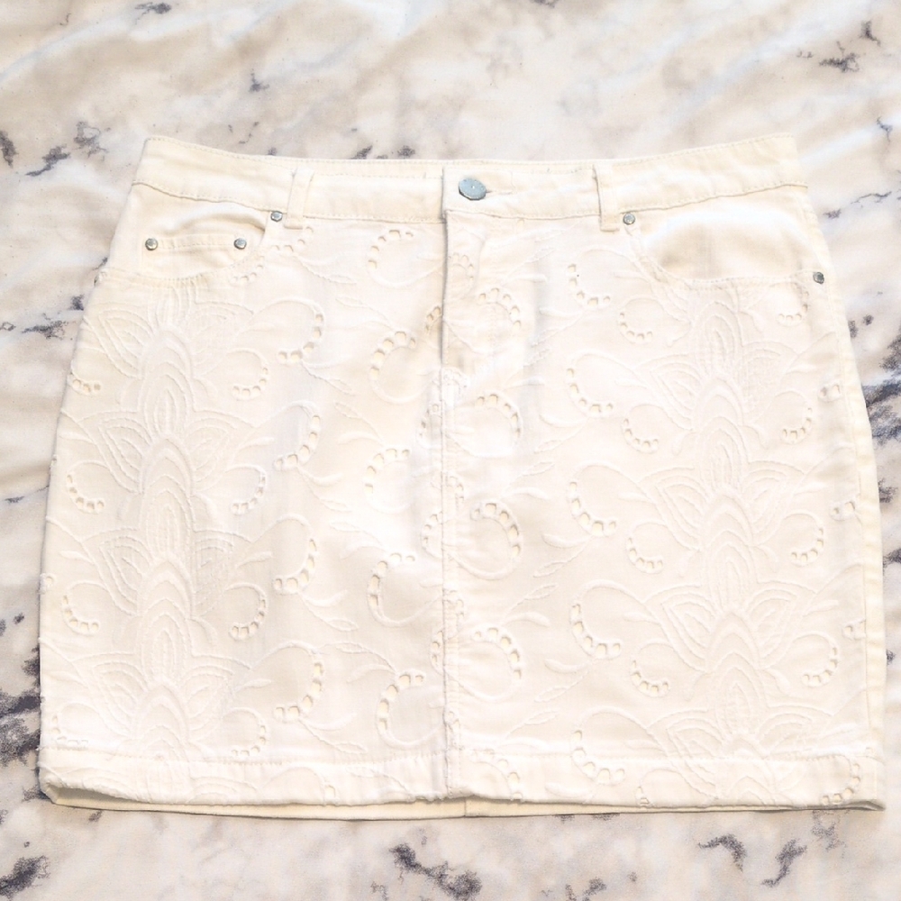Women's White Embroidered Skirt